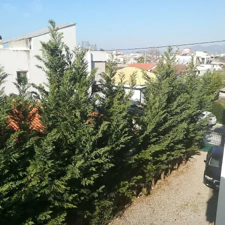 Charis Appartement *